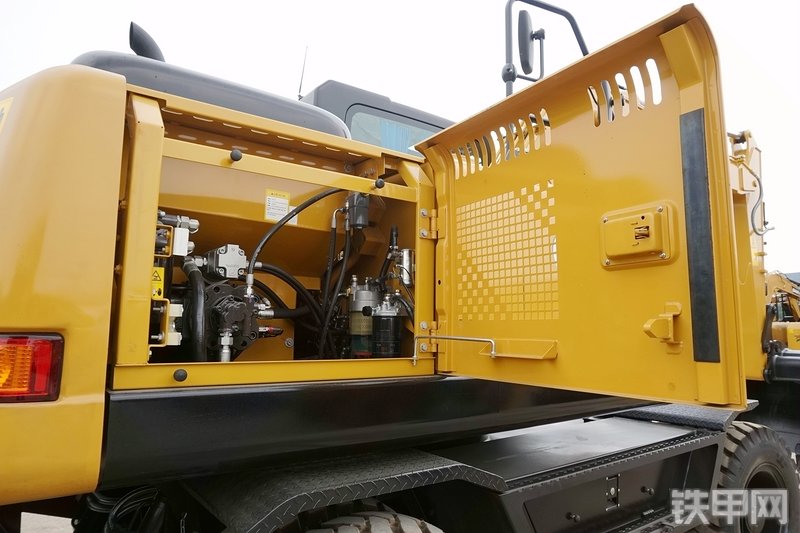 三一重工SY155W挖掘机局部