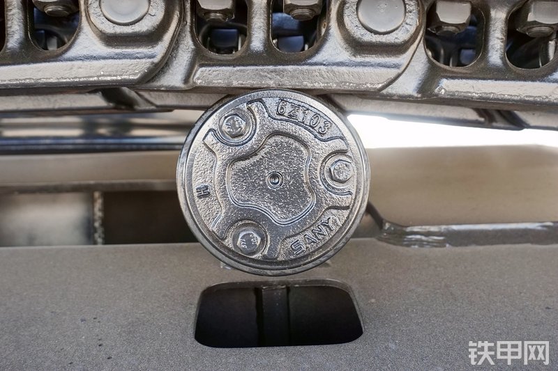 三一重工SY265C挖掘机局部