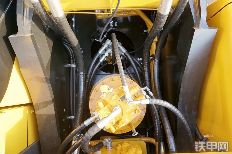 三一重工SY305H挖掘机局部