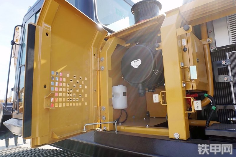 三一重工SY265C挖掘机局部