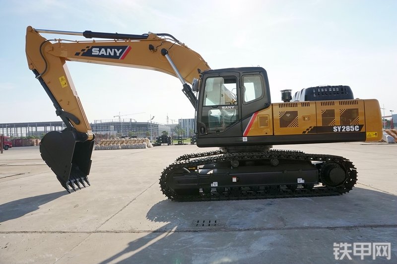 三一重工SY285C挖掘机整机外观