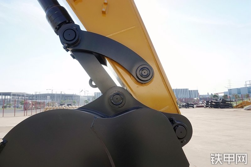 三一重工SY285C挖掘机局部