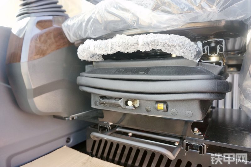 三一重工SY215C挖掘机局部