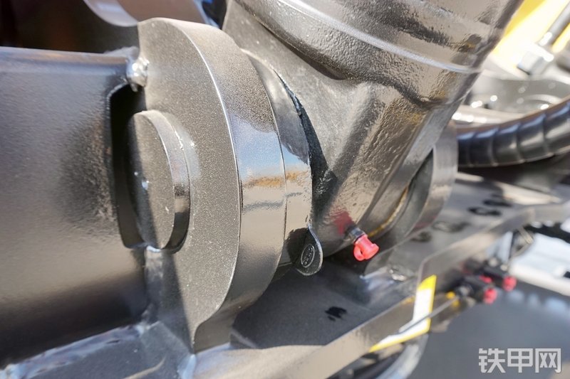 三一重工SY285C挖掘机局部