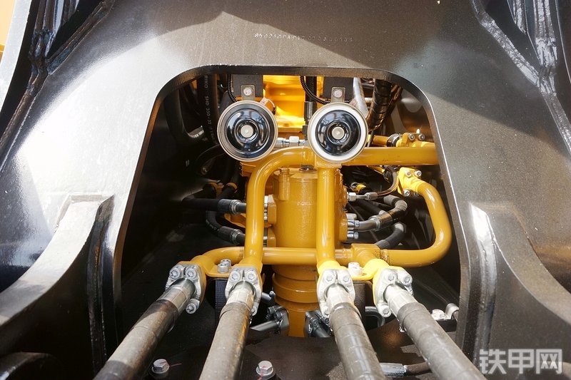 三一重工SY215C挖掘机局部