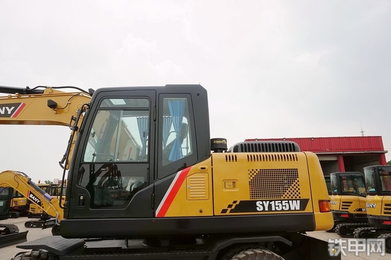 三一重工SY155W挖掘机整机外观
