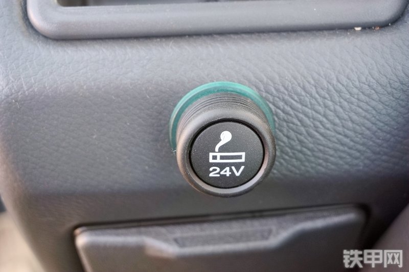 三一重工SY245H挖掘机局部