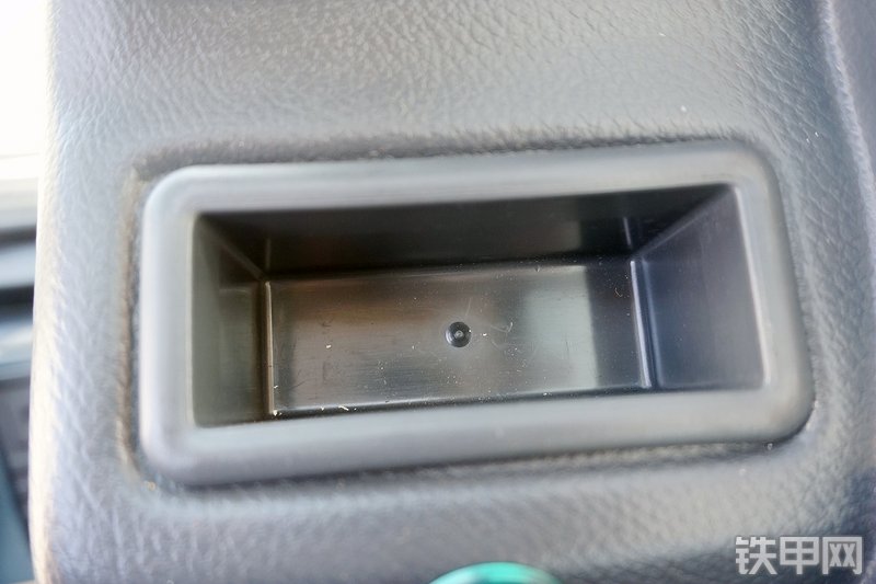 三一重工SY225C挖掘机局部