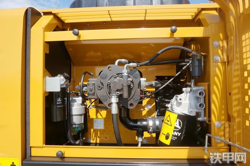 三一重工SY225C挖掘机局部