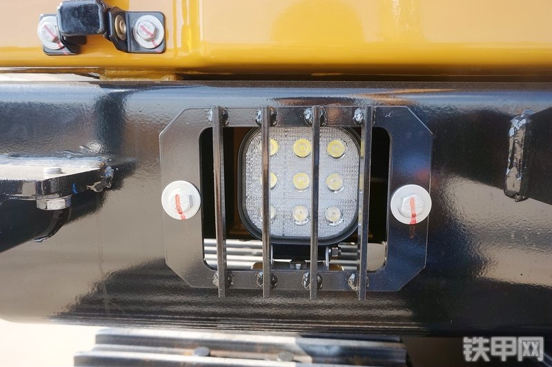 三一重工SY245H挖掘机局部