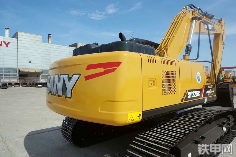 三一重工SY225C挖掘机整机外观