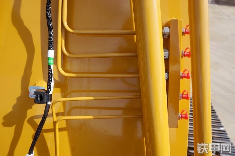 三一重工SY245H挖掘机局部