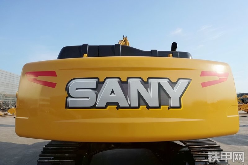 三一重工SY305H挖掘机整机外观