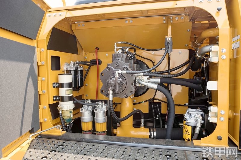 三一重工SY750H-松土器挖掘机局部