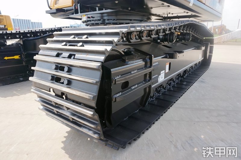 三一重工SY215CA加长臂挖掘机局部