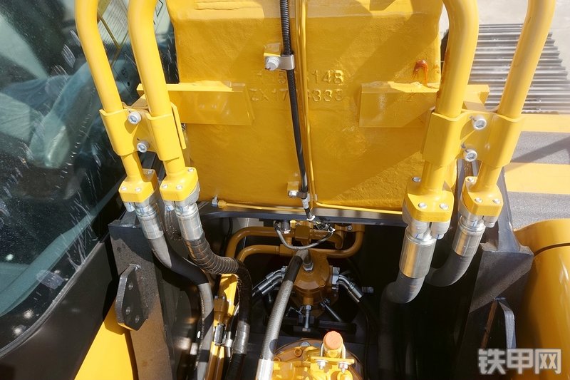 三一重工SY225C挖掘机局部