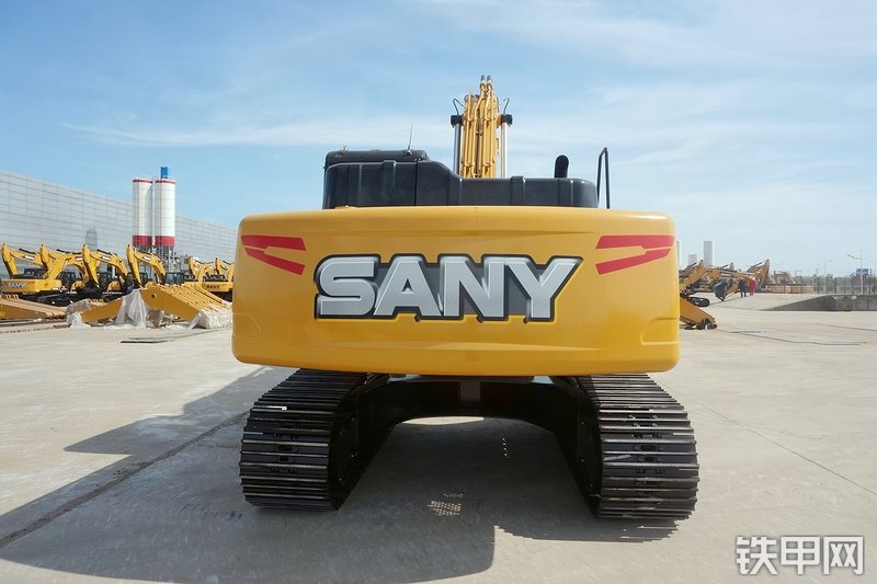 三一重工SY225C挖掘机整机外观