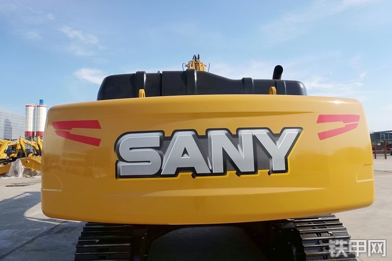 三一重工SY285C挖掘机整机外观