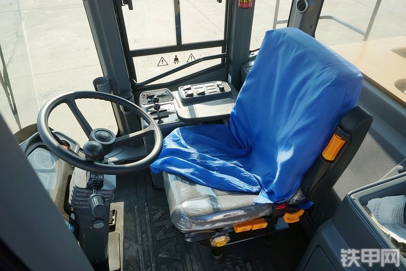 三一重工SYL956H5装载机局部