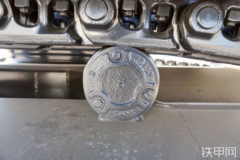 三一重工SY285C挖掘机局部