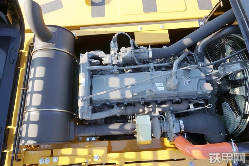 三一重工SY285C挖掘机局部