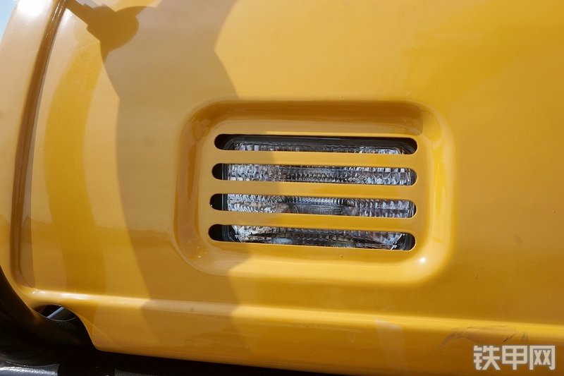 三一重工SY215C挖掘机局部