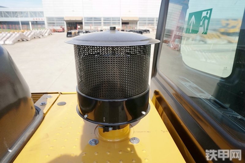 三一重工SY265C挖掘机局部