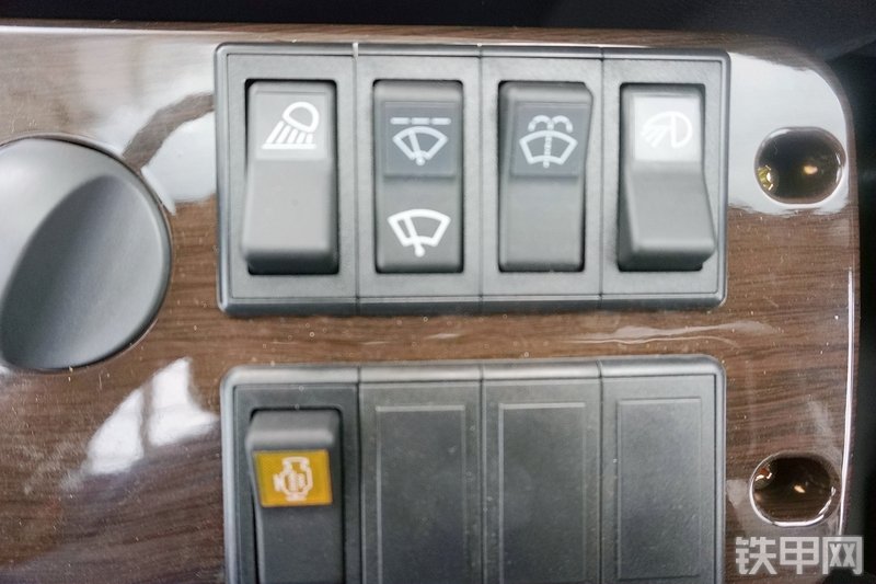 三一重工SY365H挖掘机局部