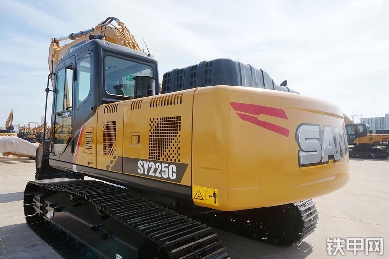 三一重工SY225C挖掘机整机外观
