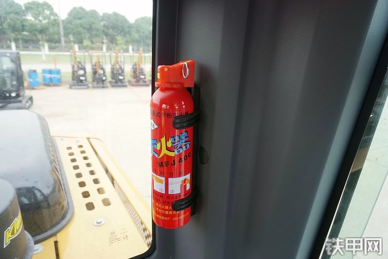 三一重工SY155W挖掘机局部