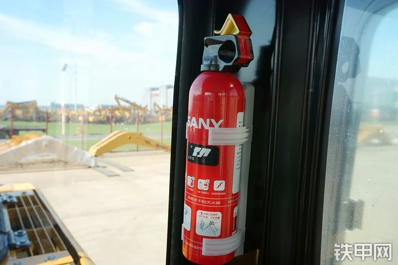 三一重工SY245H挖掘机局部