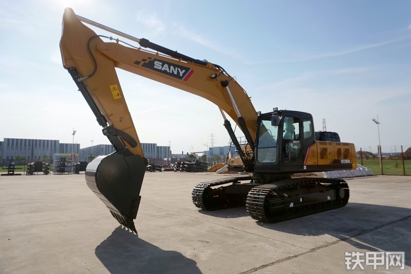 三一重工SY285C挖掘机整机外观