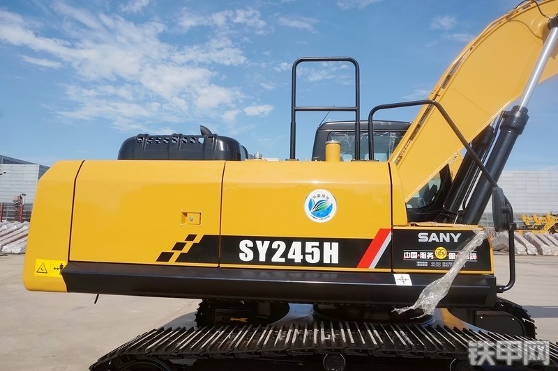 三一重工SY245H挖掘机整机外观