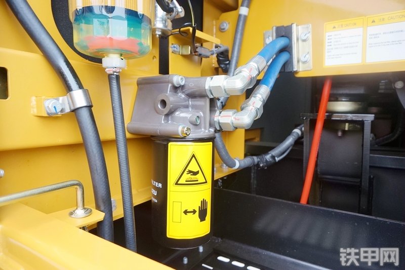 三一重工SY365H挖掘机局部