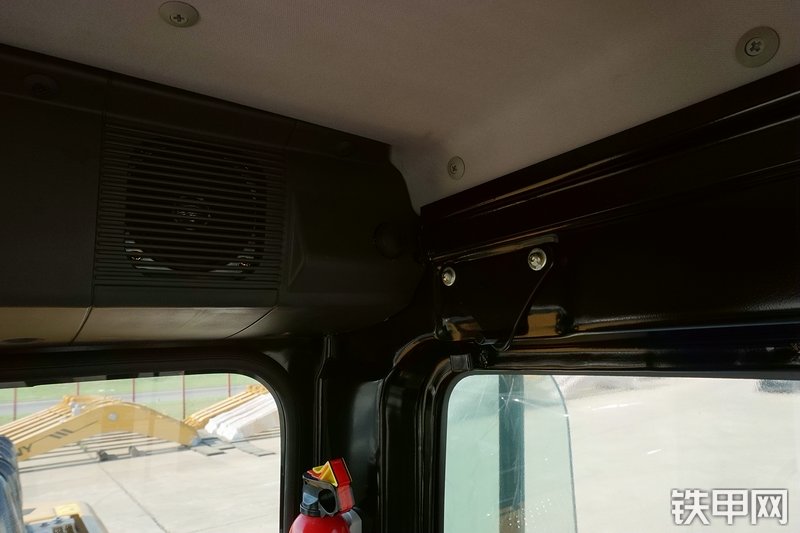 三一重工SY285C挖掘机局部