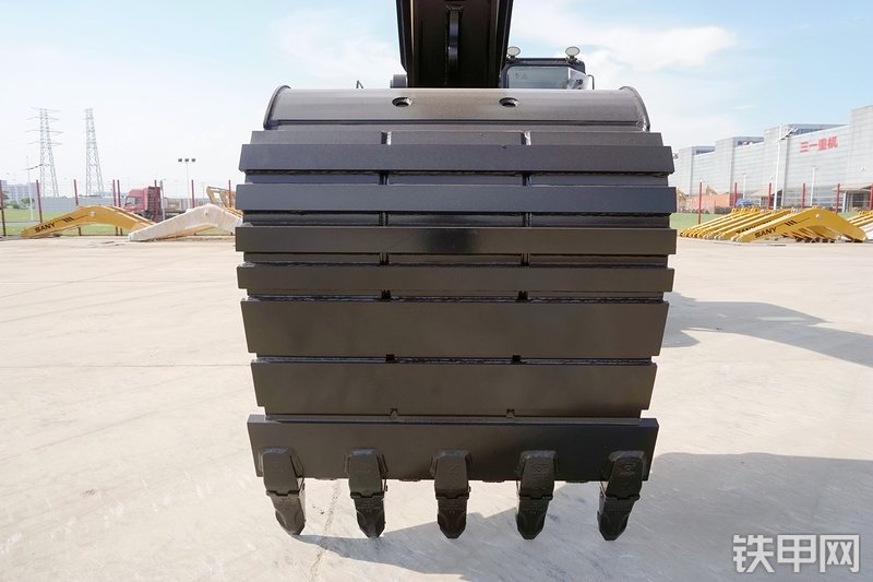 三一重工SY265C挖掘机局部