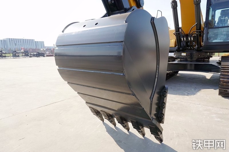 三一重工SY285C挖掘机局部