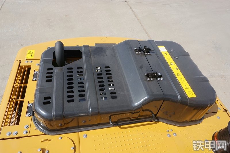 三一重工SY225C挖掘机局部