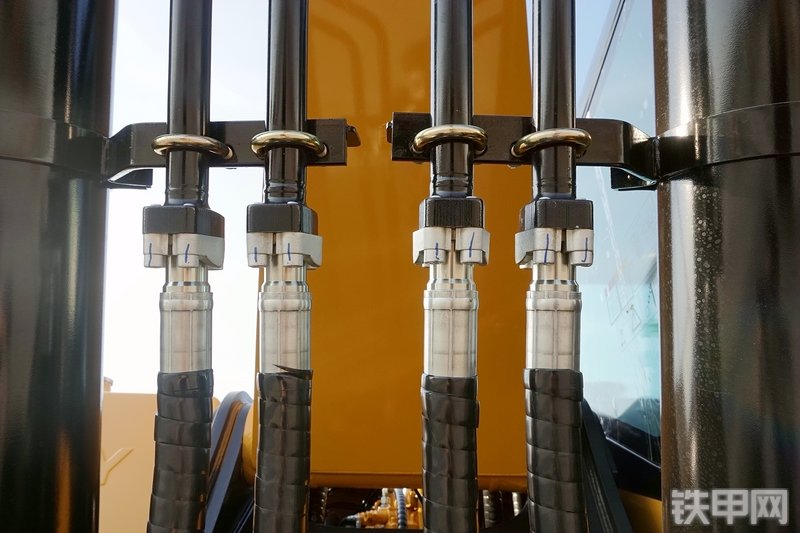 三一重工SY305H挖掘机局部