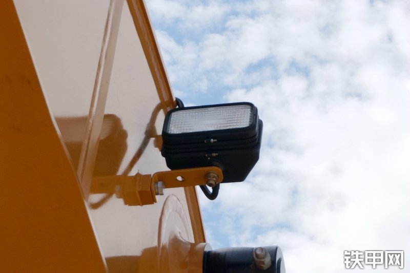 三一重工SY215C挖掘机局部