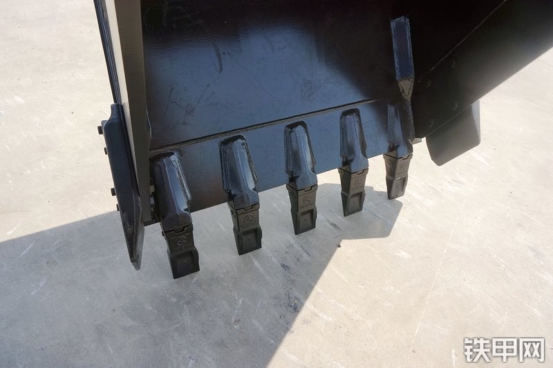 三一重工SY225C挖掘机局部