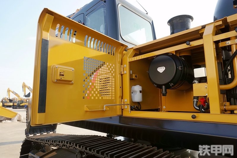 三一重工SY305H挖掘机局部