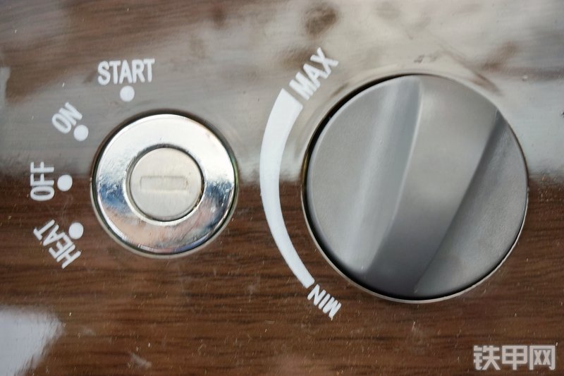 三一重工SY215C挖掘机局部