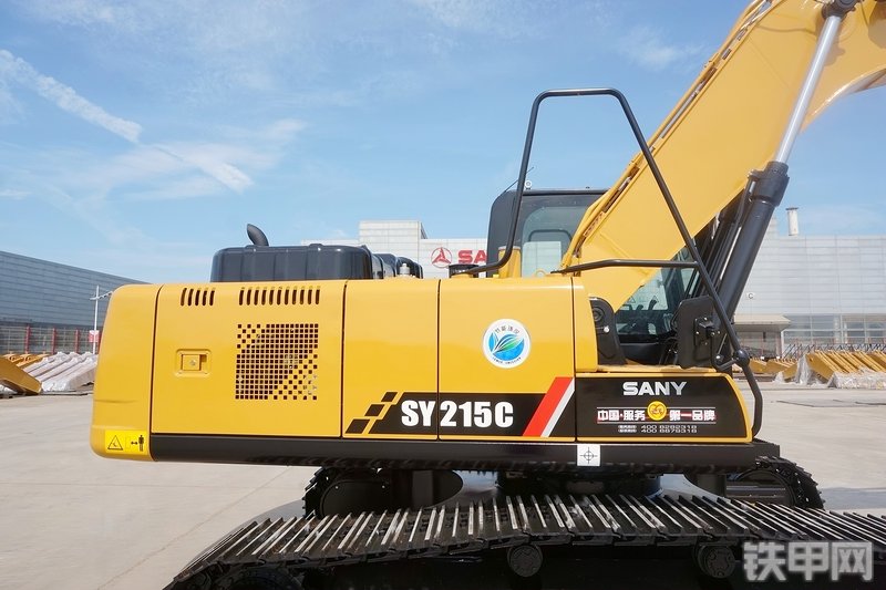 三一重工SY215C挖掘机整机外观