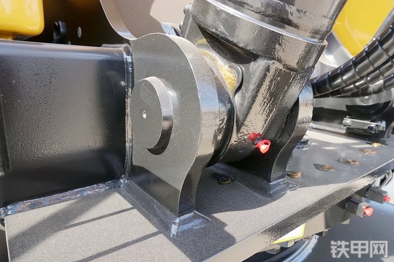 三一重工SY265C挖掘机局部