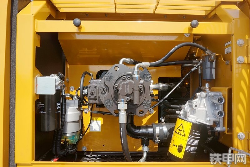 三一重工SY215C挖掘机局部