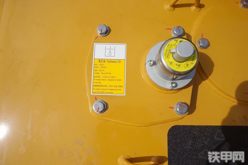 三一重工SY215C挖掘机局部