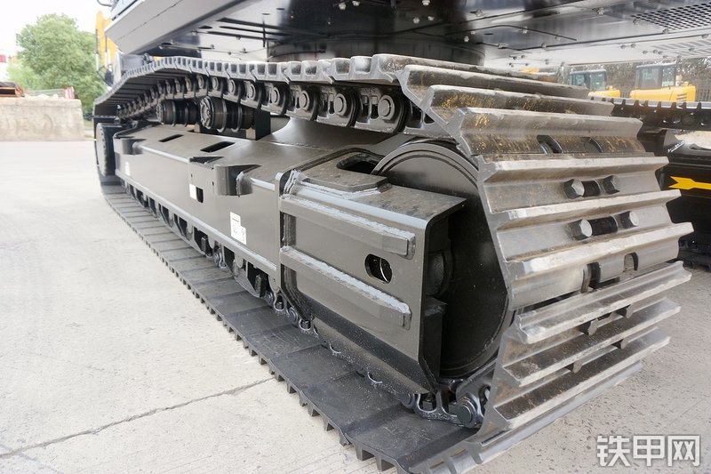 三一重工SY365H加长臂挖掘机局部