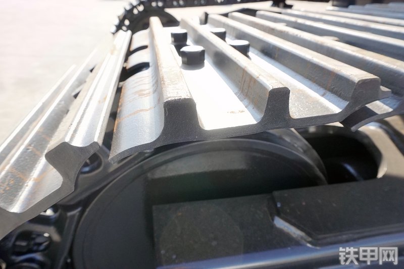 三一重工SY285C挖掘机局部