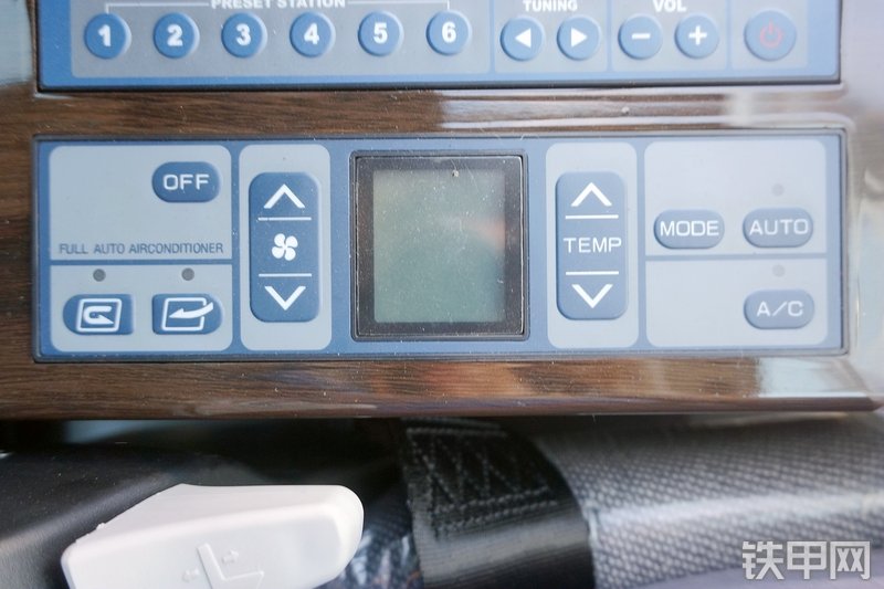 三一重工SY245H挖掘机局部